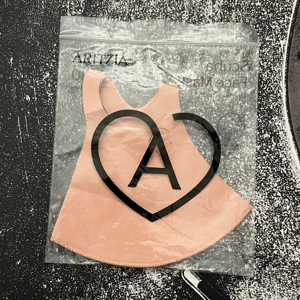 NEW Aritzia Mask
